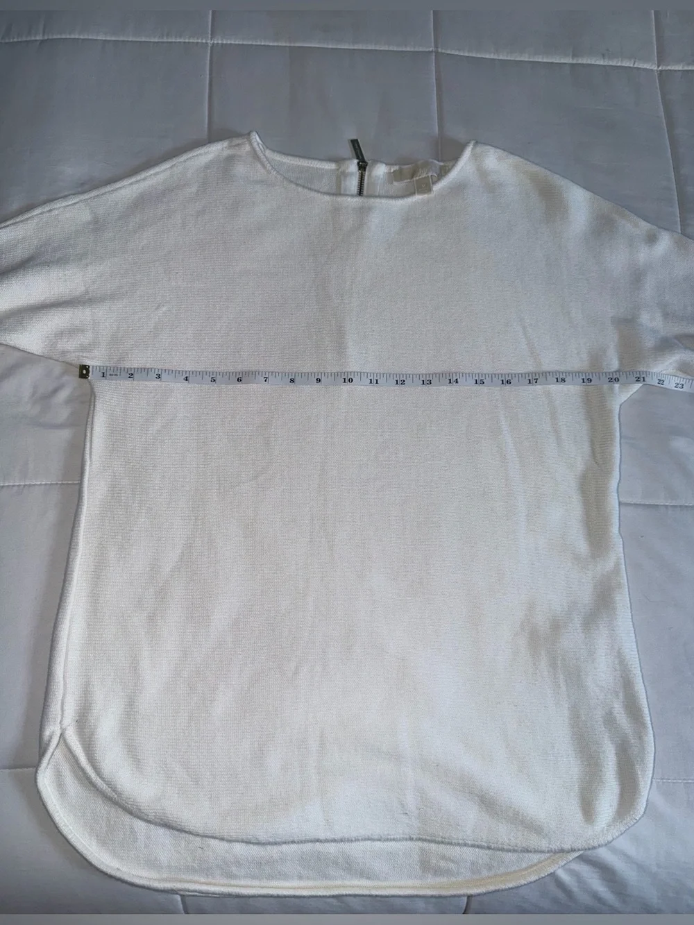 Michael Kors | Women’s Cream Long Sleeve Knit Top - Classic Crewneck - Medium